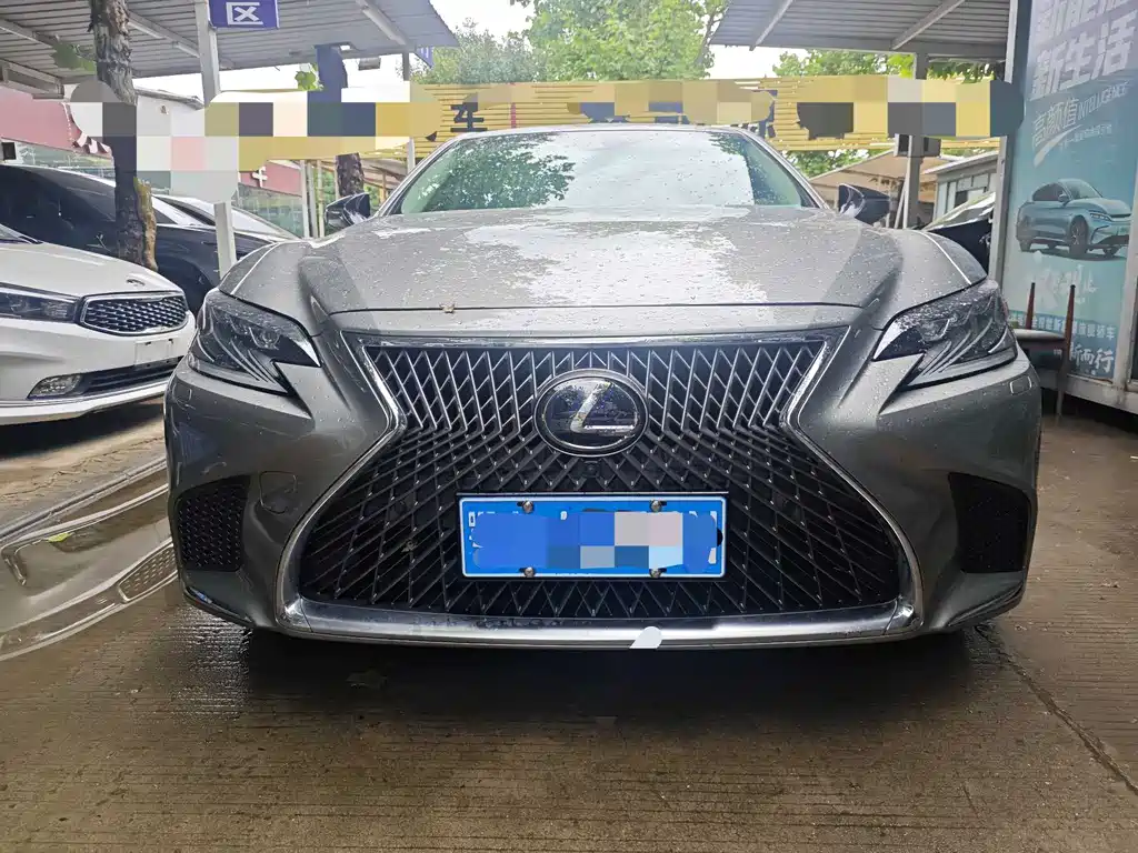 Lexus LS 2018 500h V