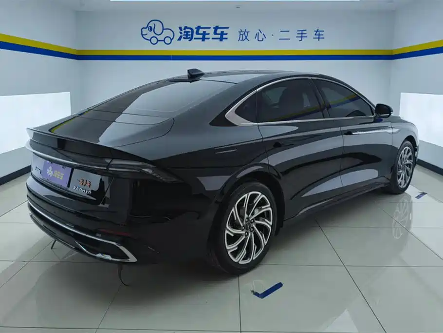 Lincoln Z 2022 i