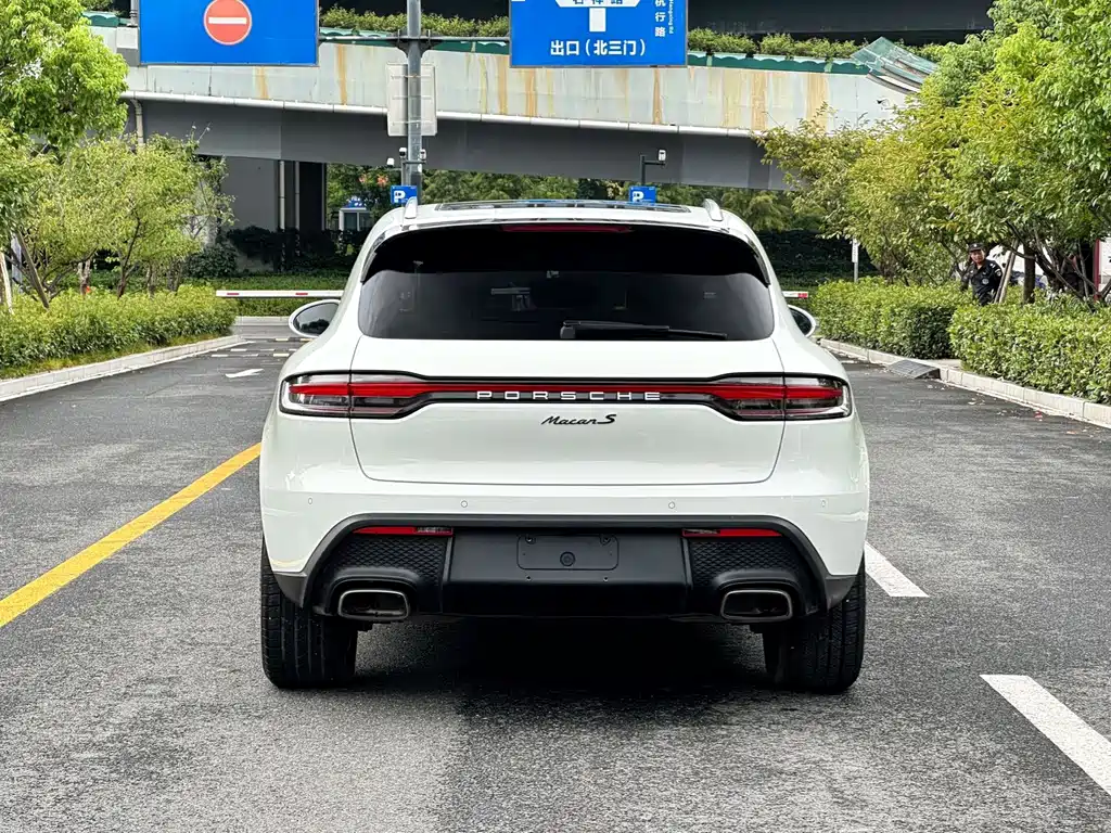 Porsche Macan — миниатюра 9