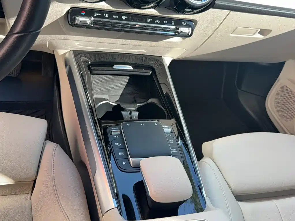 Mercedes-Benz EQB — миниатюра 17