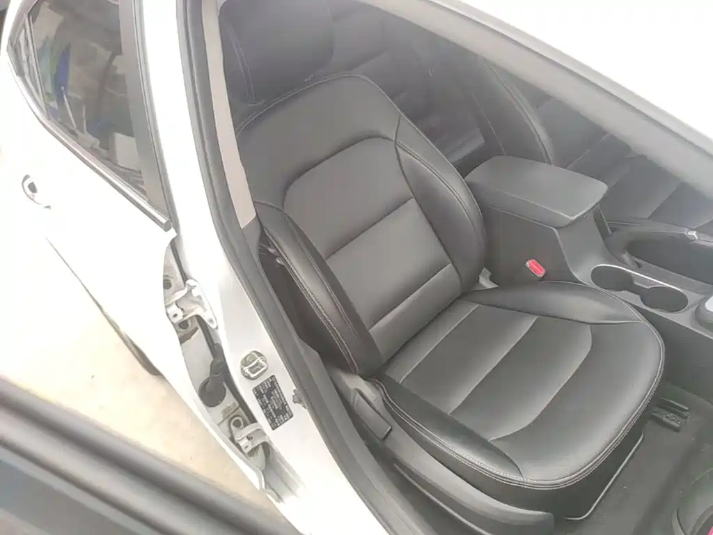 Hyundai Elantra — миниатюра 25