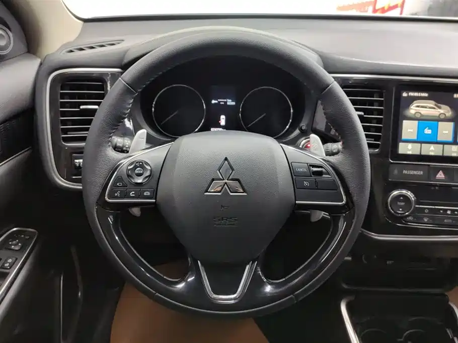 MITSUBISHI OUTLANDER