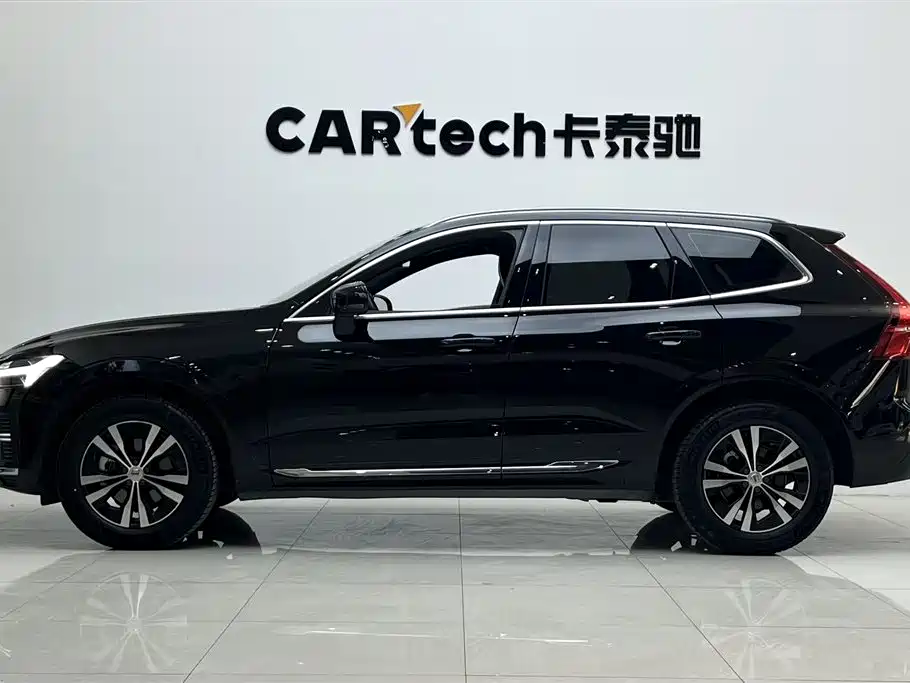 Volvo XC60 2022 B5 Luxury