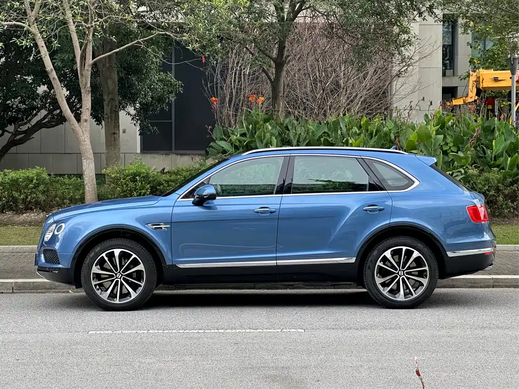 Bentley Bentayga — миниатюра 7
