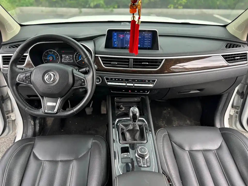 Dongfeng 580 2018 1.5T MT Luxury