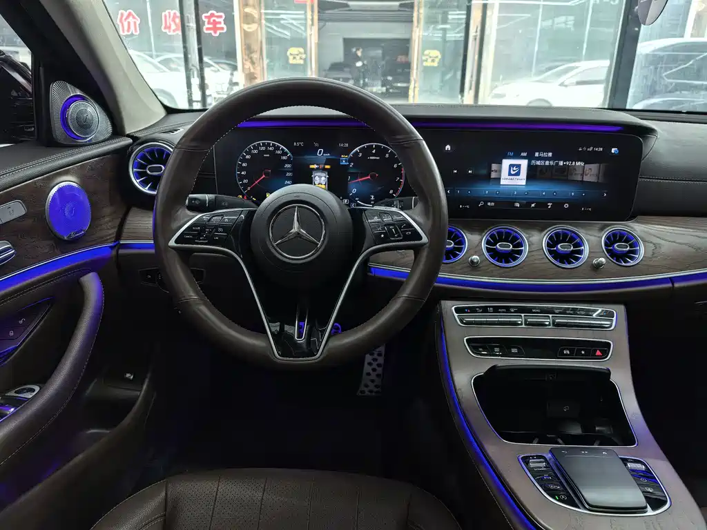 MERCEDES-BENZ E CLASS