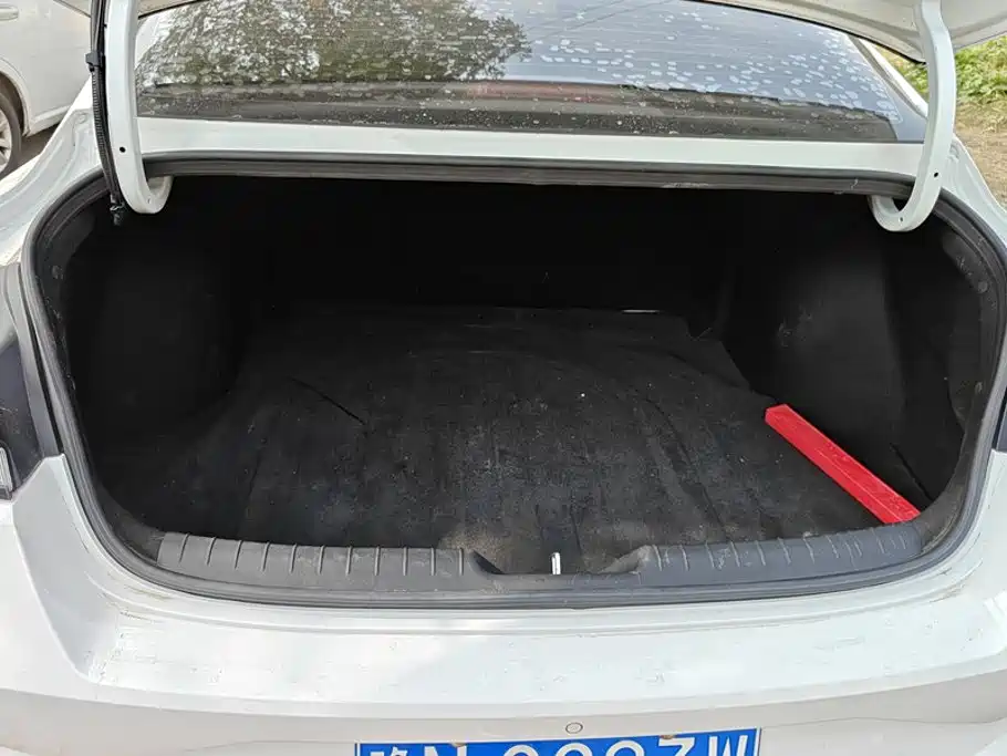 Hyundai Elantra — миниатюра 4