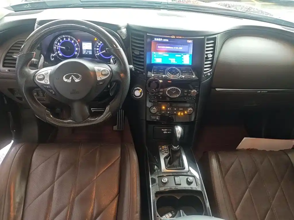 Infiniti QX70 — миниатюра 10