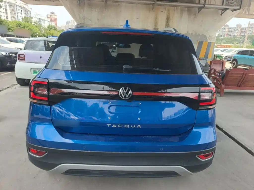 Volkswagen Tacqua 2020 1.5L AT