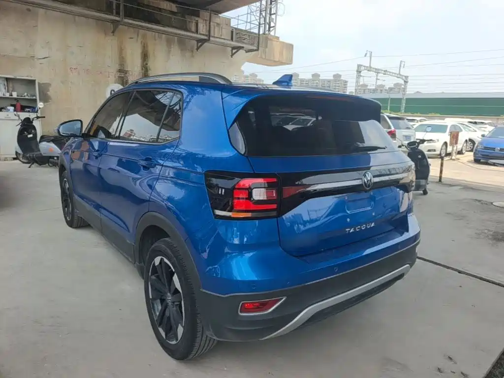 Volkswagen Tacqua 2020 1.5L AT