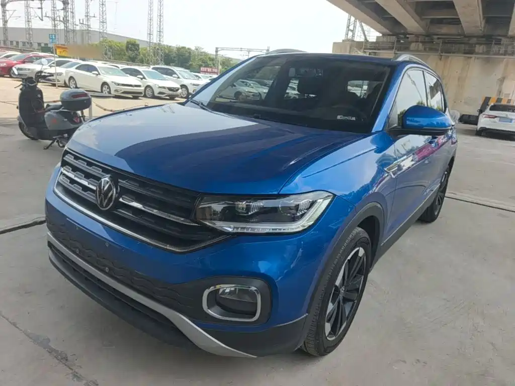 Volkswagen Tacqua 2020 1.5L AT