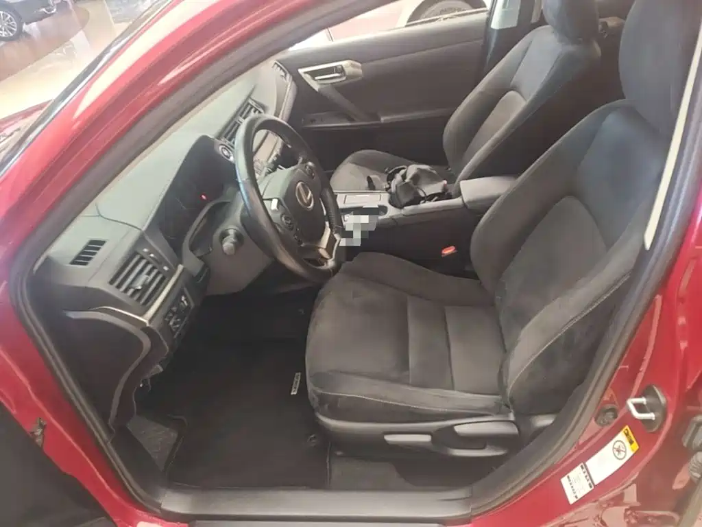 Lexus CT — миниатюра 20