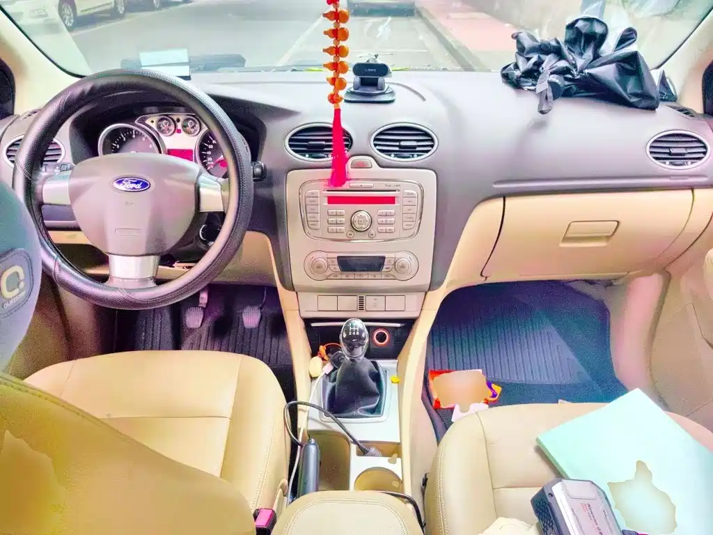 Ford Focus — миниатюра 10