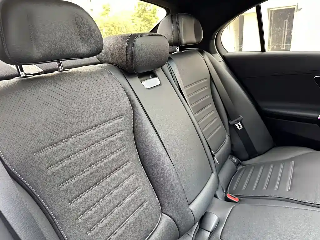 Mercedes-Benz C-Class — миниатюра 37