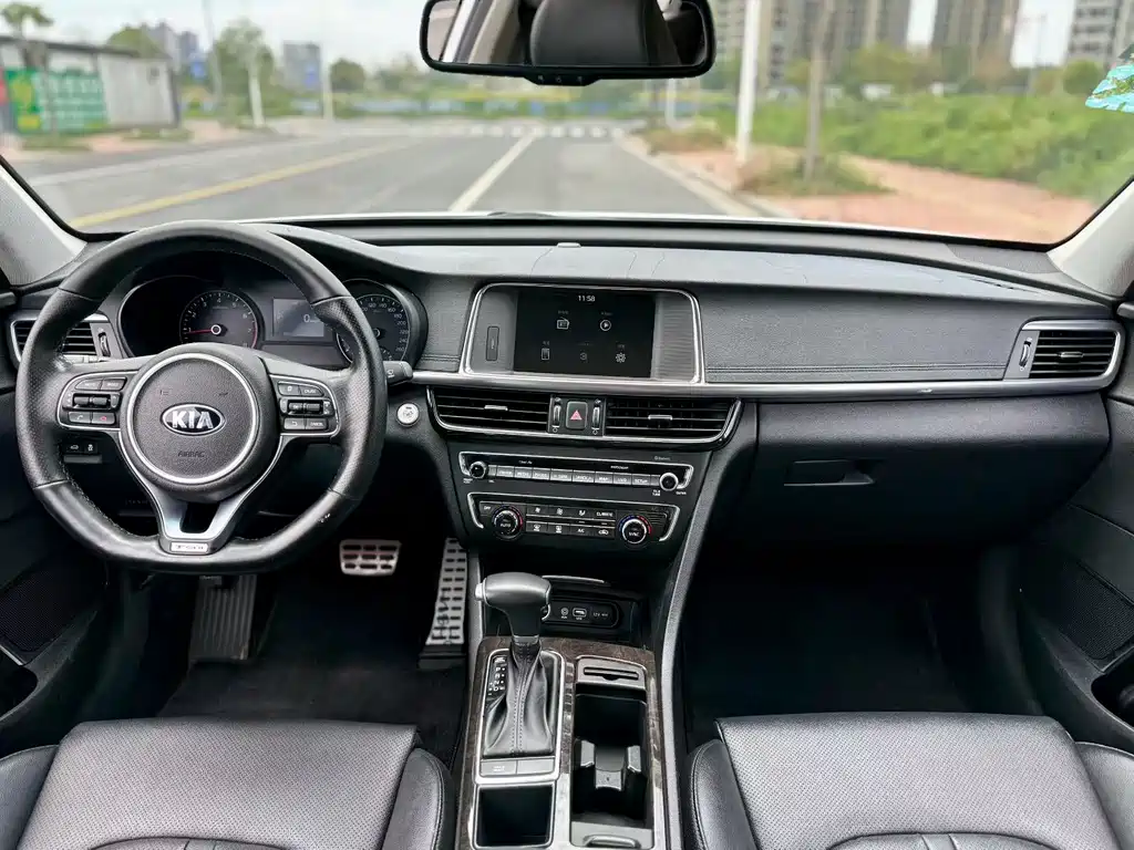 Kia K5 2016 1.6T AT LUX