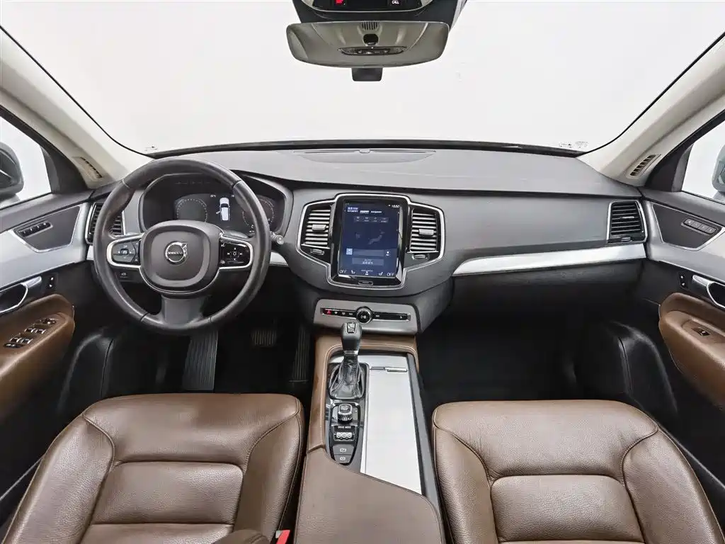 Volvo XC90 2018 T6 7 мест