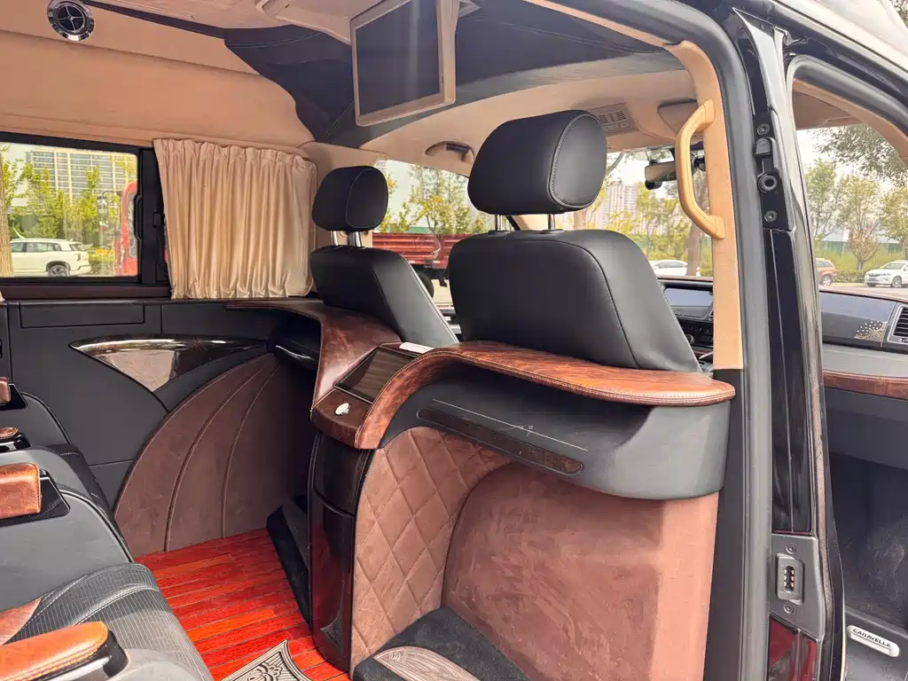 Volkswagen Caravelle — миниатюра 9