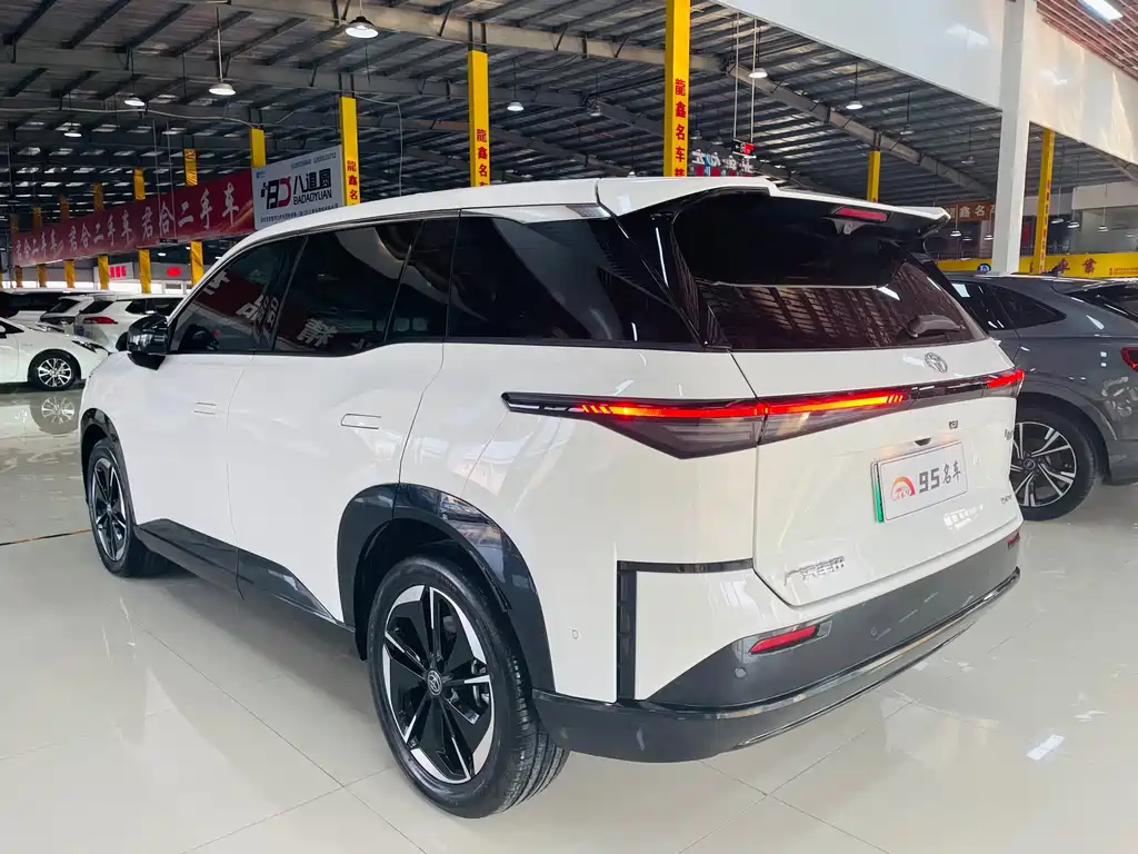 Toyota bZ3X — миниатюра 6