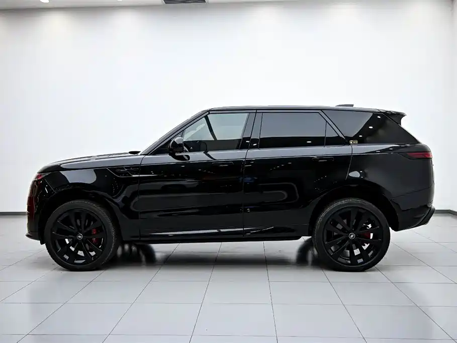 Land Rover Range Rover Sport 2025 400PS