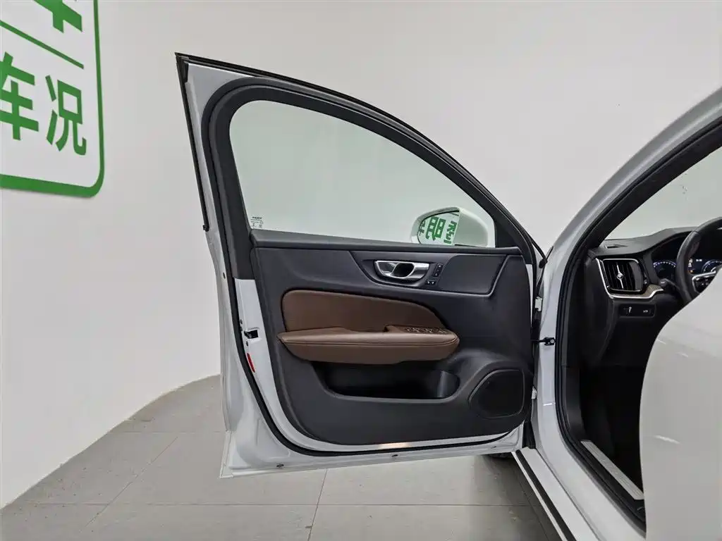 Volvo S60 2021 T4 Luxury