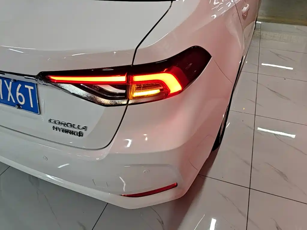 Toyota Corolla — миниатюра 8