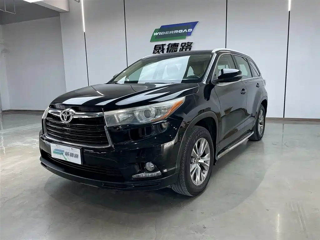 TOYOTA HIGHLANDER