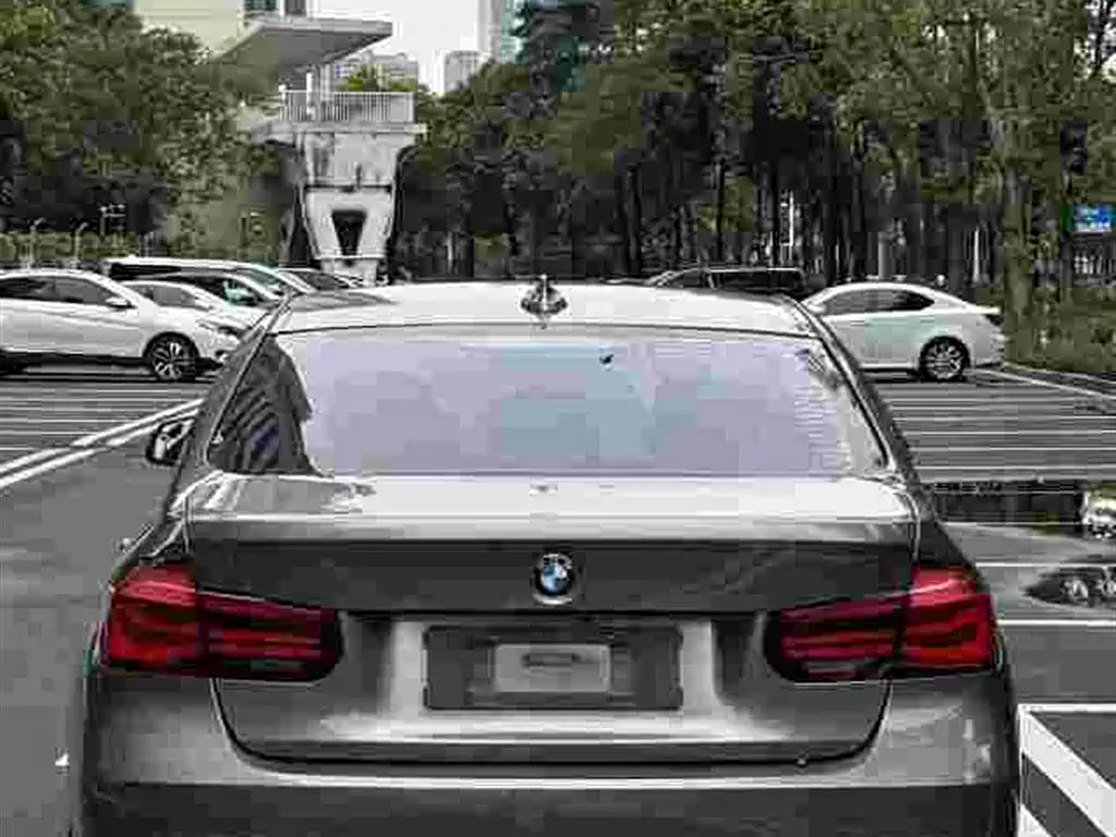 BMW 3 Series — миниатюра 3