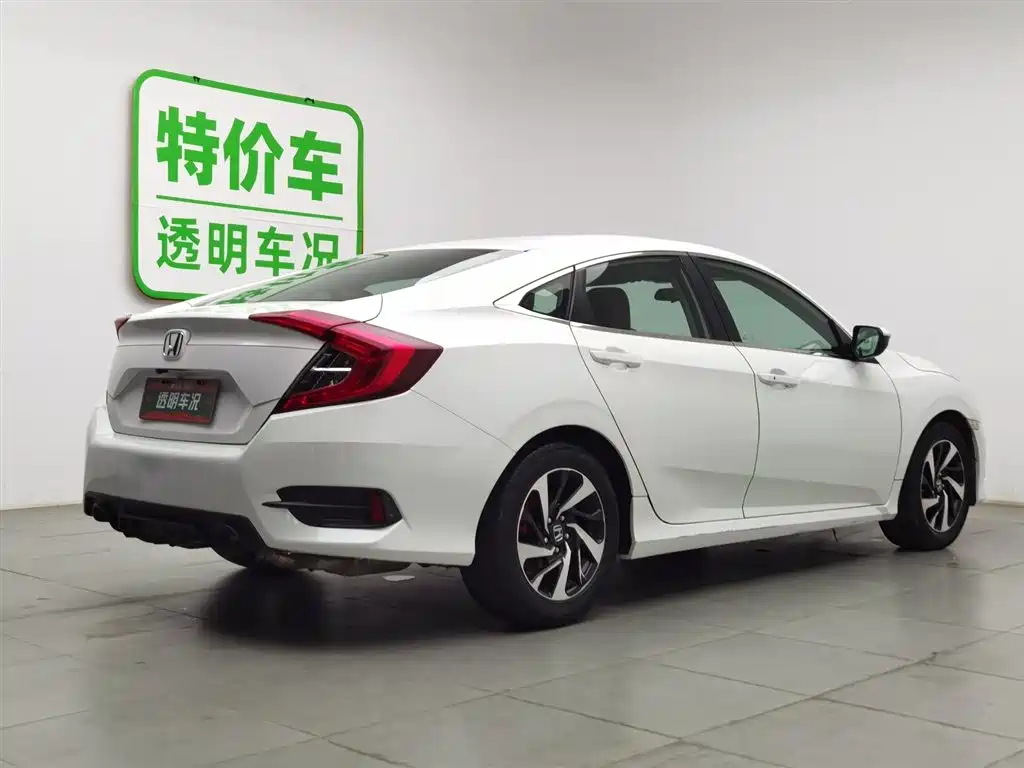 Honda Civic 2016 220TURBO CVT Luxury