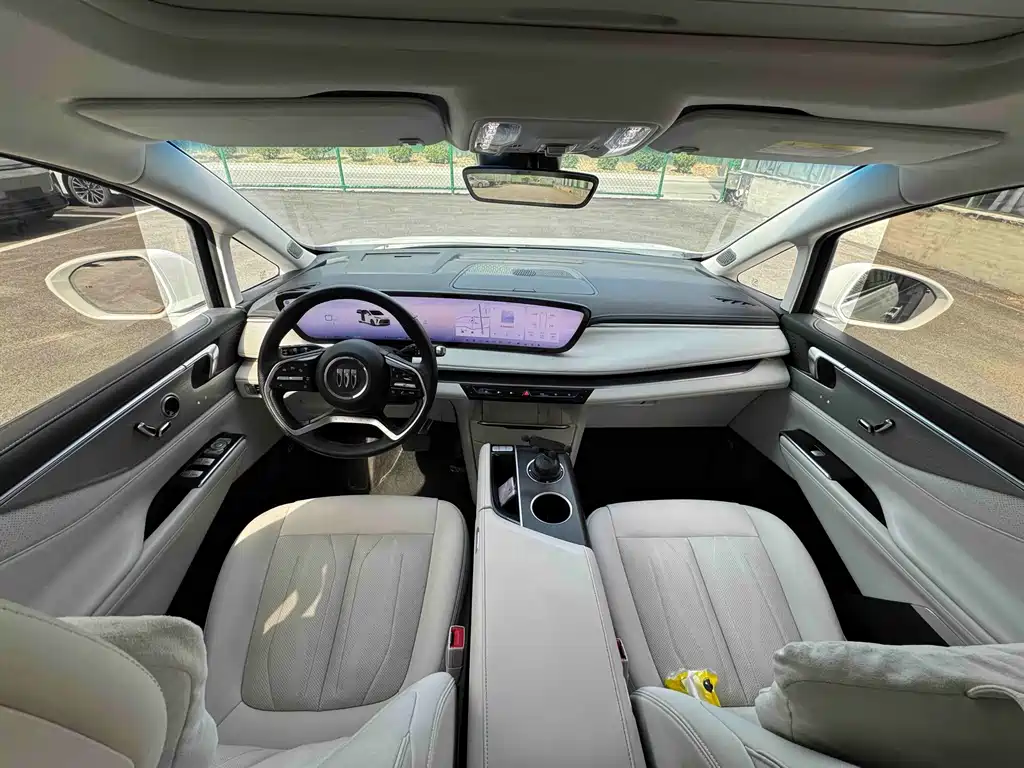 Buick GL8 Hybrid — миниатюра 9