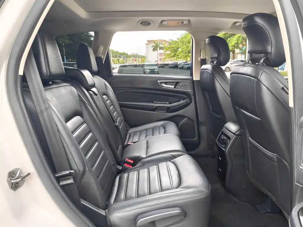 Ford Edge 2015 2.0T GTDi