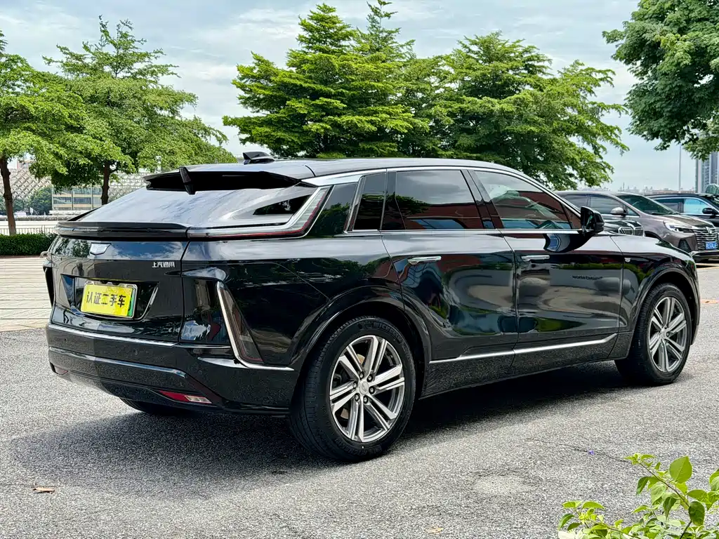 Cadillac IQ 2024 Luxury