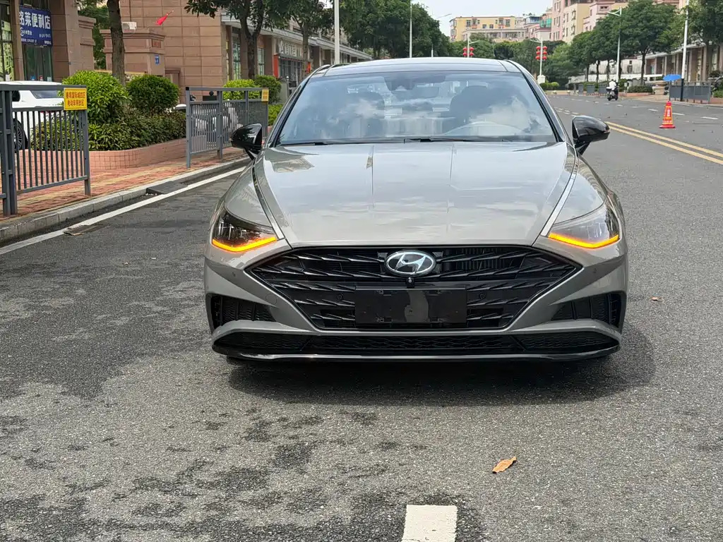 Hyundai Sonata — миниатюра 2