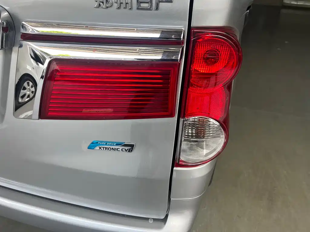 Nissan NV200 — миниатюра 12