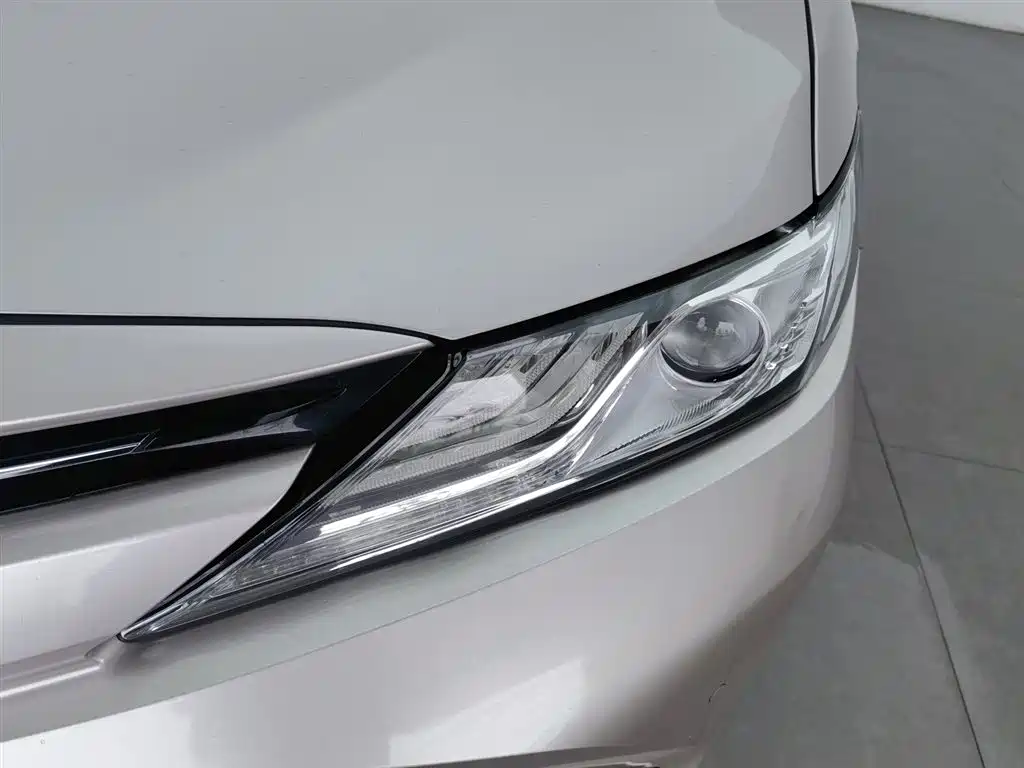 Toyota Camry 2019 2.0G Luxury
