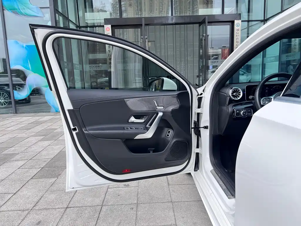 Mercedes-Benz A-Class A 2020 A 200 L Sport