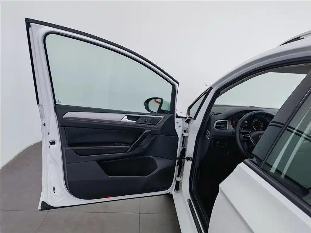 Volkswagen Golf · 2016 1.6L AT Comfort