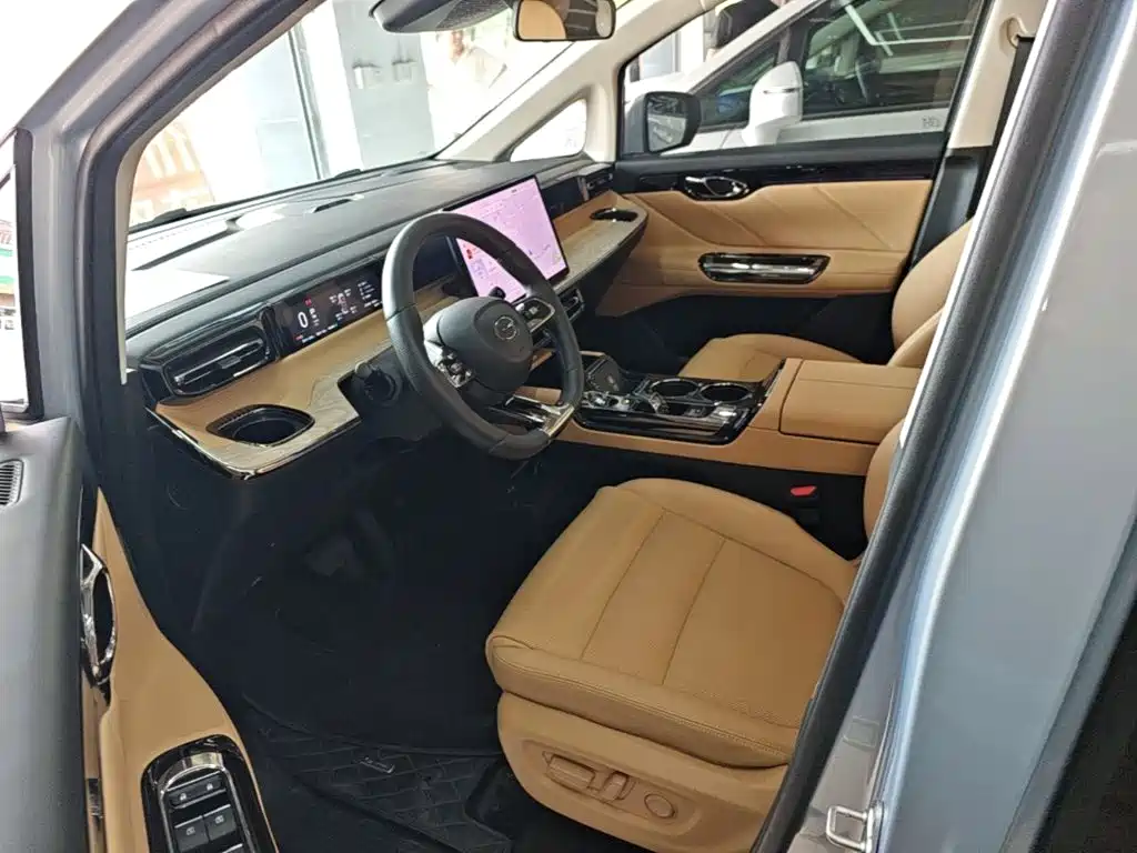 GAC Motor Trumpchi E8 PHEV — миниатюра 15