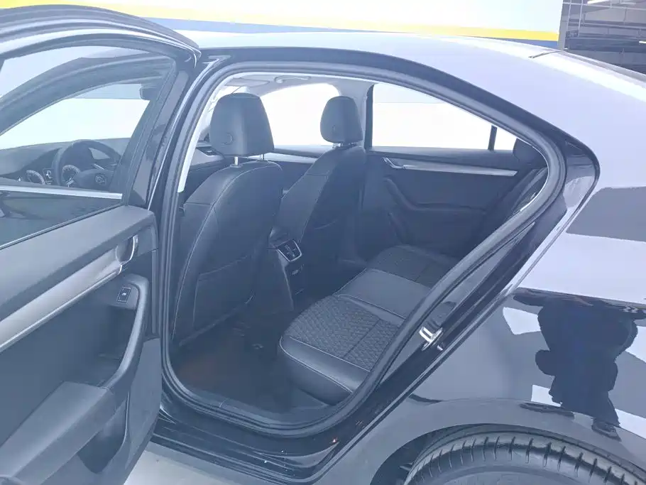 Skoda Octavia — миниатюра 11