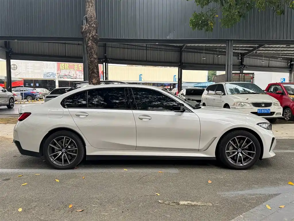 BMW i3 2023 eDrive 40 L Sport