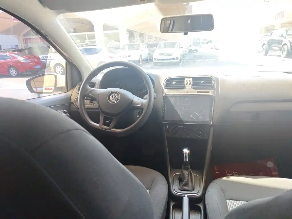 Volkswagen Polo — миниатюра 13