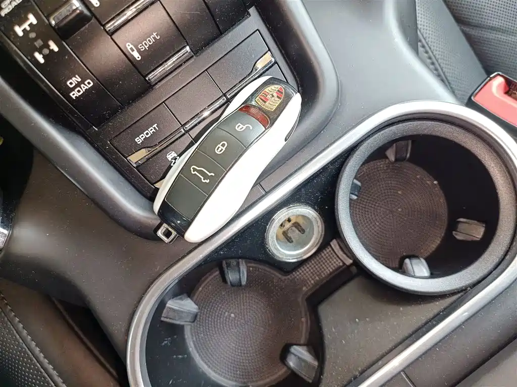 Porsche Cayenne 2014 Cayenne Platinum Edition 3.0T