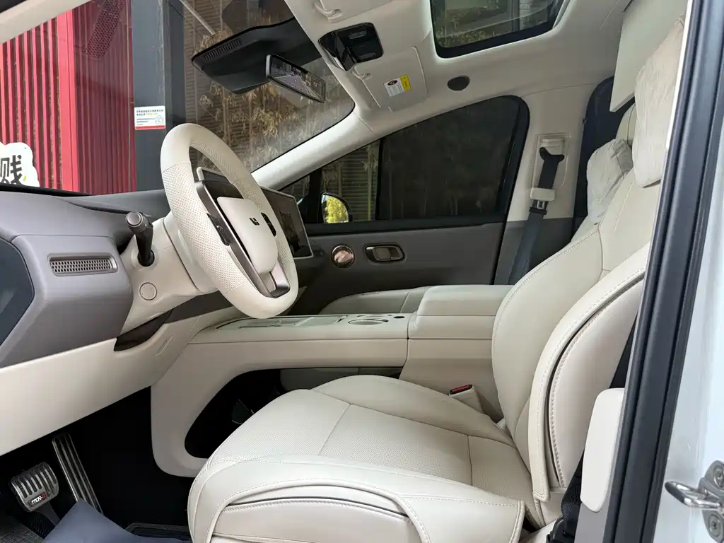 Li Auto i8 2025 Standard