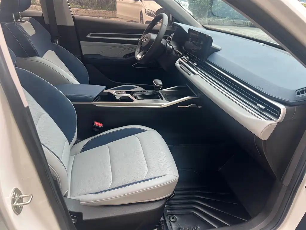 Geely Emgrand 2022 4 1.5L CVT Flagship