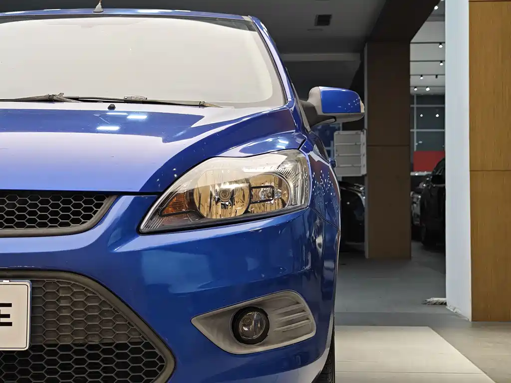 Ford Focus 2013 1.8L AT