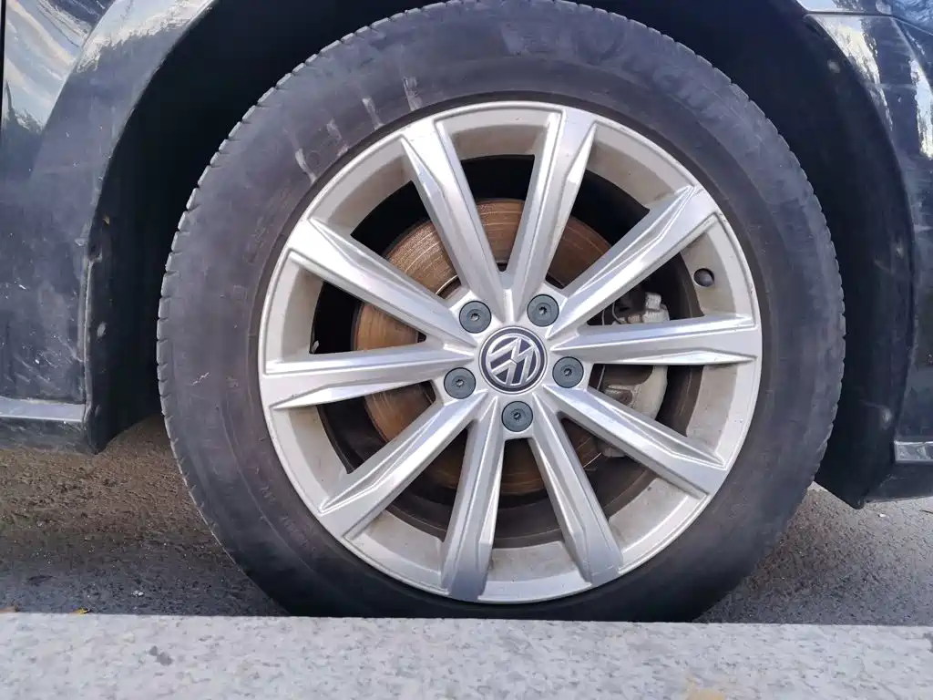 Volkswagen Passat — миниатюра 10