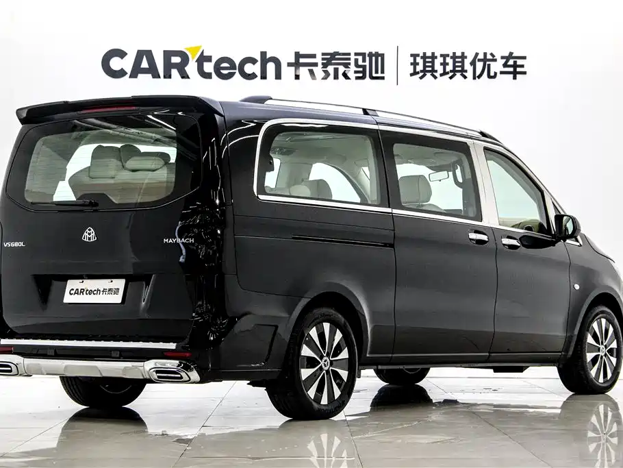 Mercedes-Benz Vito 2023 2.0T Elite 7 мест
