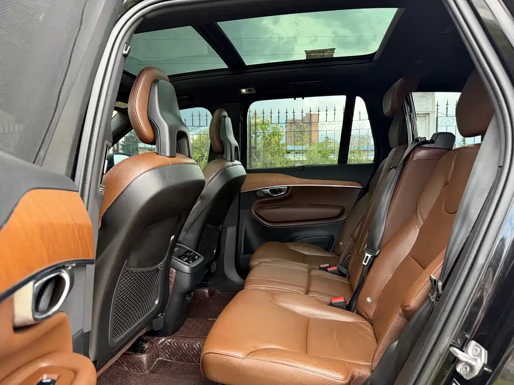 Volvo XC90 2021 B6 Luxury 7 мест