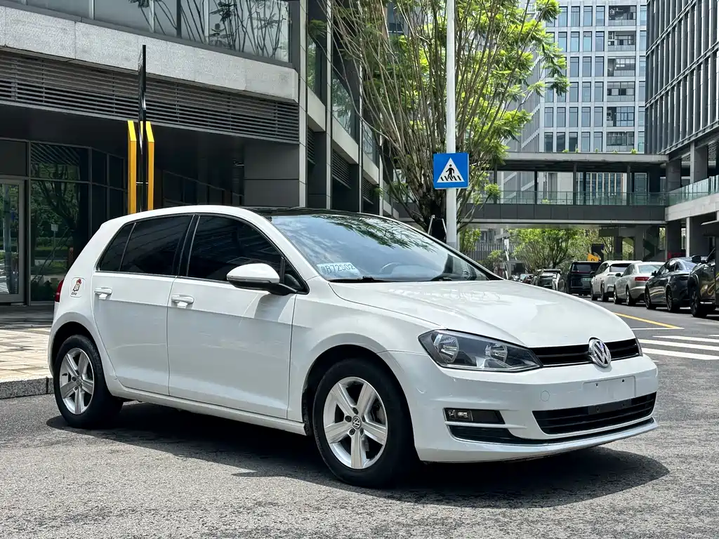 Volkswagen Golf 2016 1.6L AT Comfort