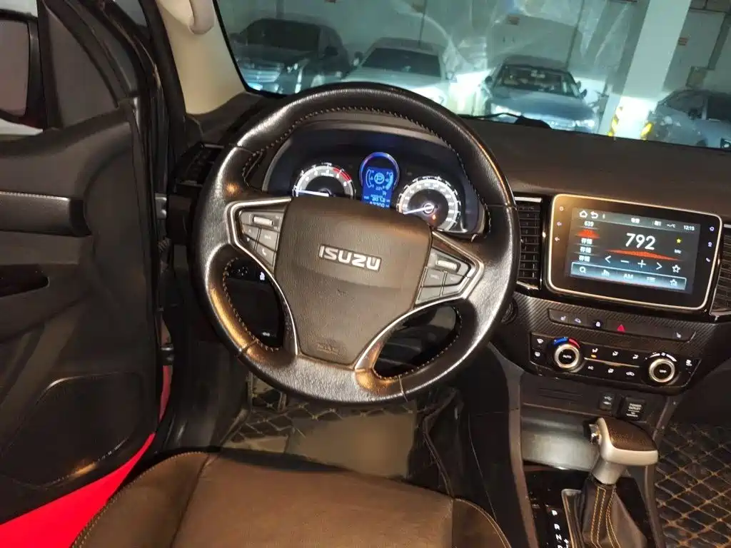 Isuzu MU-X — миниатюра 3