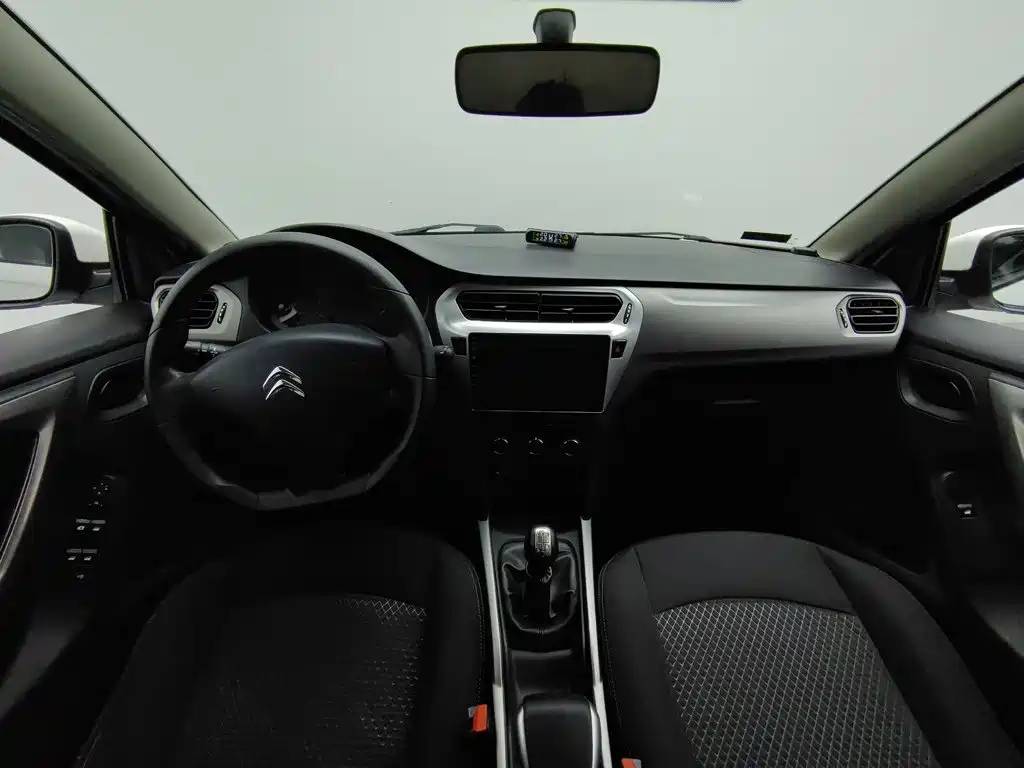 Citroen Elysee — миниатюра 5